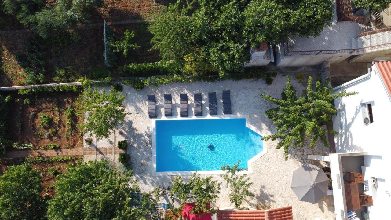 Apartment Retreat -