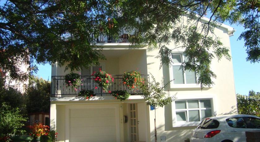 Retreat - Apartment *